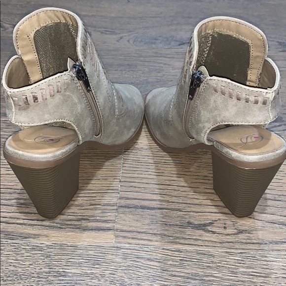 NIB Tribal Peep Toe Bootie - Picture 4 of 7